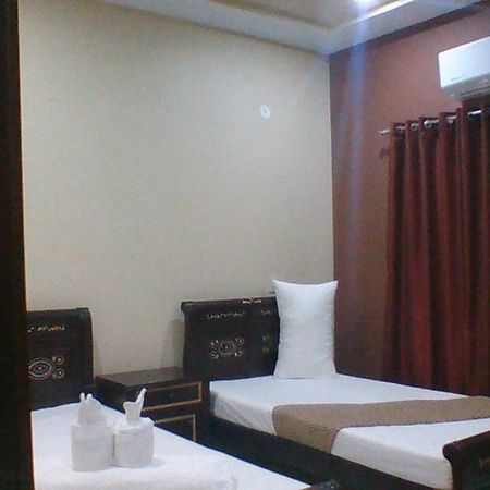 Red Roof Hotel Sahiwal Экстерьер фото