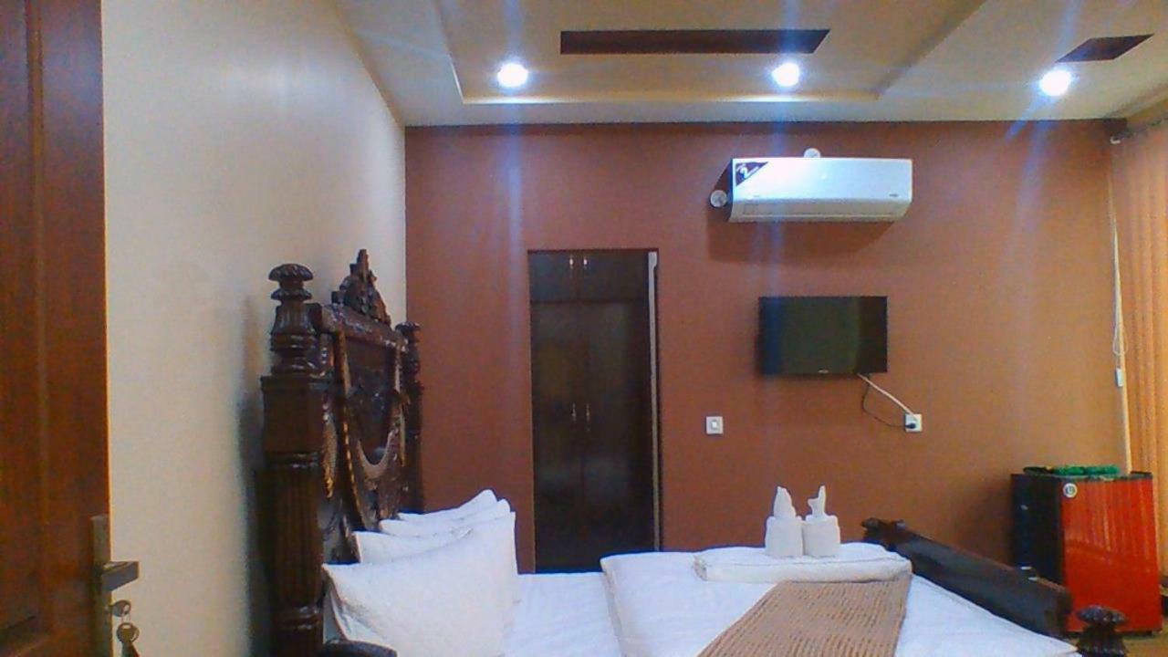Red Roof Hotel Sahiwal Экстерьер фото